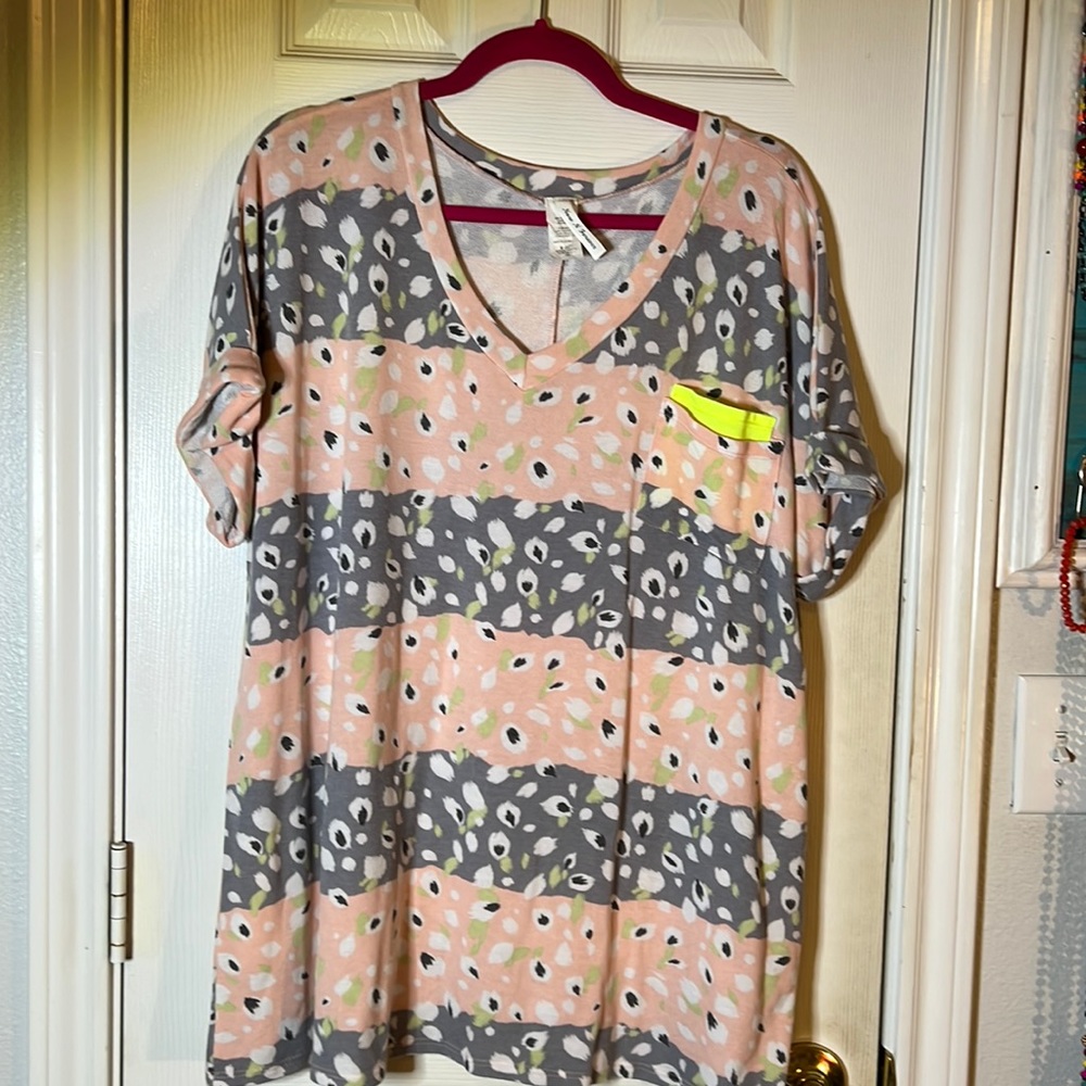 Peach, Gray, Bright yellow, T-shirt